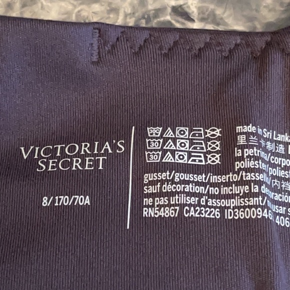 NWT Victoria’s Secret Incredible Essential Legging - Picture 15 of 16